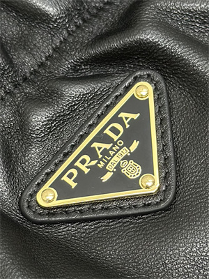 Pra*a nappa leather shoulder bag black color 1bg541