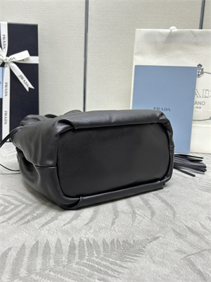 Pra*a nappa leather shoulder bag black color 1bg541