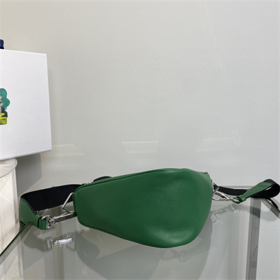 Pra*a triangle leather shoulder bag green color 1bh190