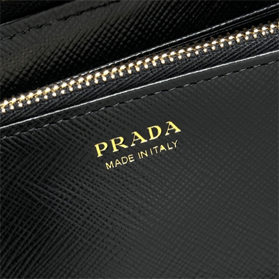 Pra*a large saffiano leather wallet black 1ml506