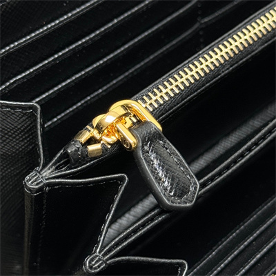 Pra*a large saffiano leather wallet black 1ml506