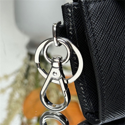 Pra*a saffiano leather key charm holder black color 1tt085