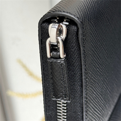 Pra*a saffiano leather wallet black 2ml317