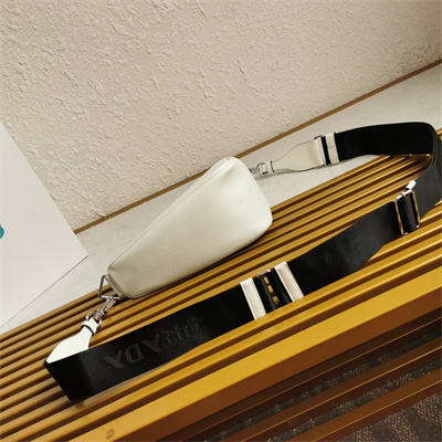 Pra*a triangle leather shoulder bag white color 2vh155