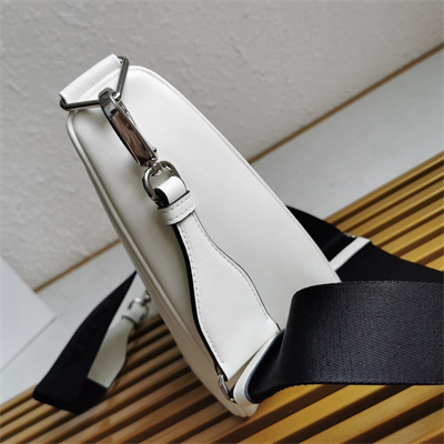 Pra*a triangle leather shoulder bag white color 2vh155