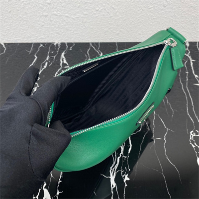 Pra*a triangle leather shoulder bag green color 2vh155