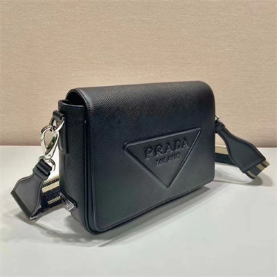 Pra*a saffiano leather shoulder bag in black 2vd046