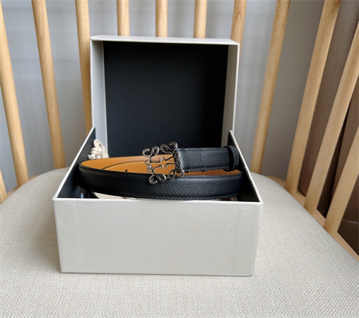 L0ew* belt in grained calfskin 20mm silver hardware black/brown