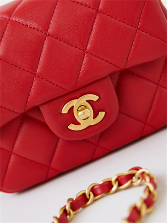 cha.nel S*permini flap bag lambskin gold tone metal red as4946