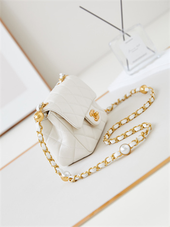 cha.nel S*permini flap bag lambskin gold tone metal white as4946