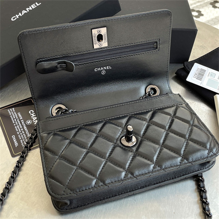 Cha.nel Trendy CC Wallet On Chain So Black In Black Lambskin A80982