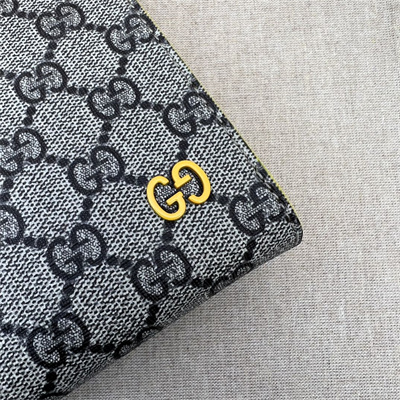 gu.cci pouch with gg details S*p*e canvas 768255