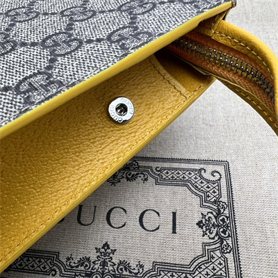 gu.cci pouch with gg details S*p*e canvas 768255