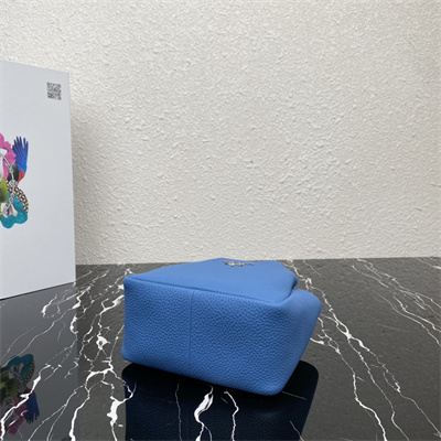 Pra*a leather mini bag wave 1ba349