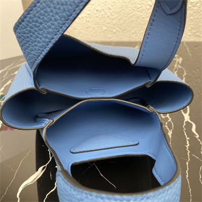 Pra*a leather mini bag wave 1ba349