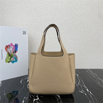 Pra*a medium leather tote 1bg335