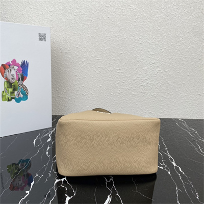 Pra*a medium leather tote 1bg335