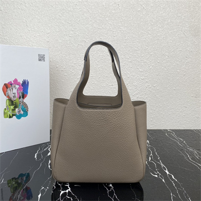 Pra*a medium leather tote 1bg335