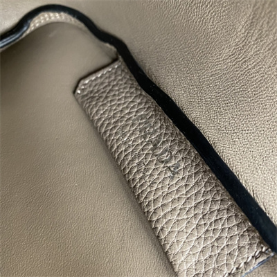 Pra*a medium leather tote 1bg335