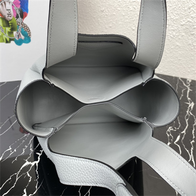 Pra*a medium leather tote 1bg335