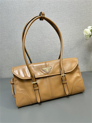 Pra*a medium leather shoulder bag cork 1bd376