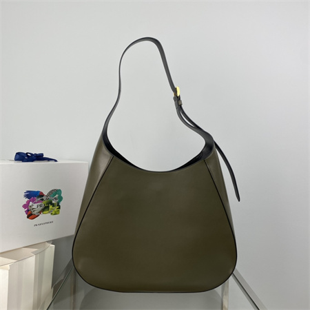 Pra*a large leather shoulder bag with topstitching green 1bc181