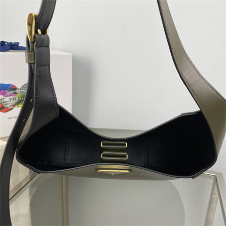 Pra*a large leather shoulder bag with topstitching green 1bc181