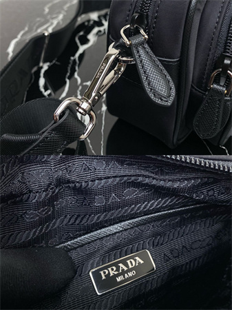 Pra*a re-nylon shoulder bag black 1bh153