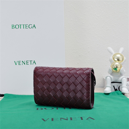 BV Andiamo Large Flap Wallet Lambskin Burgundy