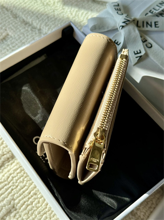 Ce**e compact wallet with coin triomphe in shiny calfskin