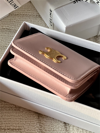 Ce**e triomphe compact wallet in shiny calfskin pink