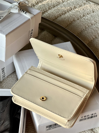 Ce**e triomphe compact wallet in shiny calfskin cream