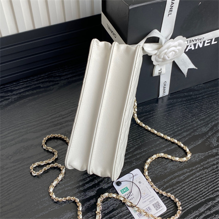 Ch*el clutch with chain lambskin gold tone metal white ap4184