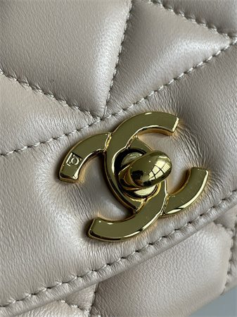 Ch*el vintage flap bag lambskin gold tone metal beige a2221