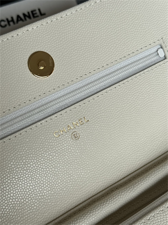 Ch*el wallet on chain grained calfskin gold tone metal white ap0250