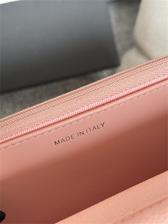 Ch*el wallet on chain grained calfskin silver tone metal pink ap0250