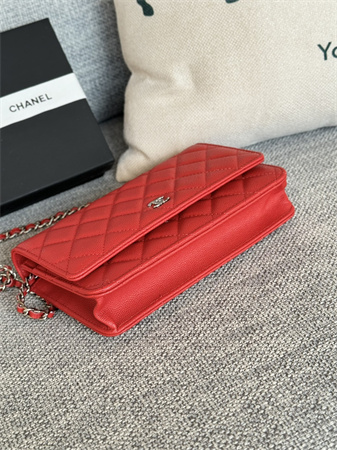 Ch*el wallet on chain grained calfskin silver tone metal red ap0250