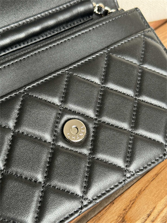 Ch*el wallet on chain lambskin silver tone metal black ap0250