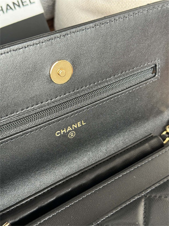 Ch*el wallet on chain lambskin gold tone metal black ap0250