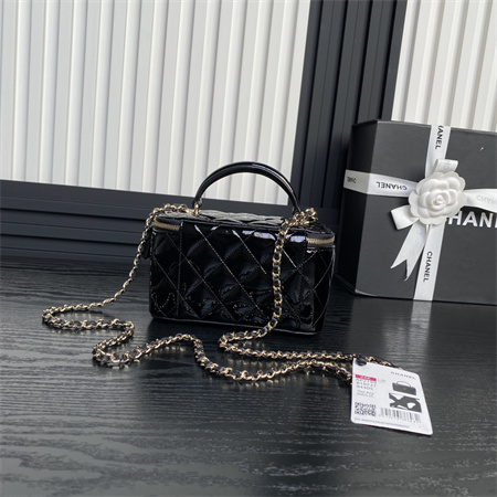 Ch*el vanity with chain patent calfskin gold-tone metal black ap2199