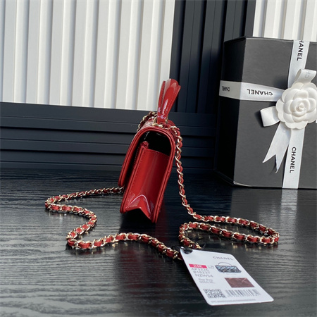 Ch*el flap phone holder with chain patent calfskin gold-tone metal red ap3226