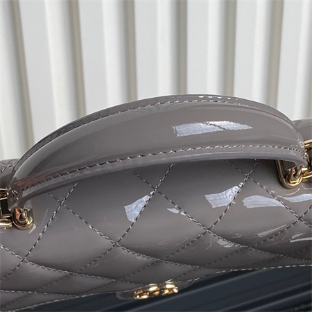 Ch*el flap phone holder with chain patent calfskin gold-tone metal grey ap3226