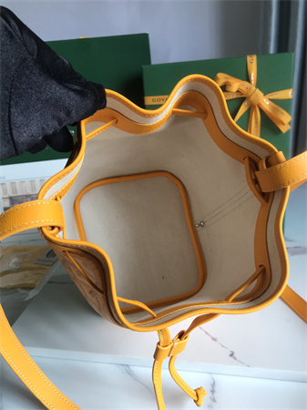 Go*ard petit flot bucket bag Go*ardine canvas & chevroches calfskin