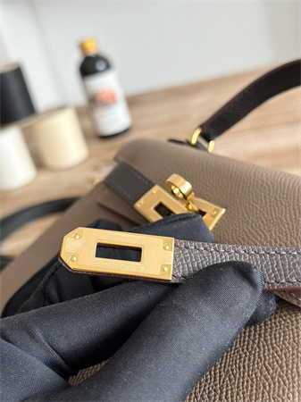 H**mes kelly mini ii bag epsom leather etoupe/ecorce/black hs