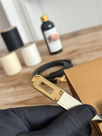 H**mes kelly mini ii bag epsom leather biscuit/craie/black hs