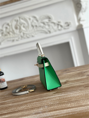 H**mes kelly mini ii bag epsom leather vert comics/craie hs