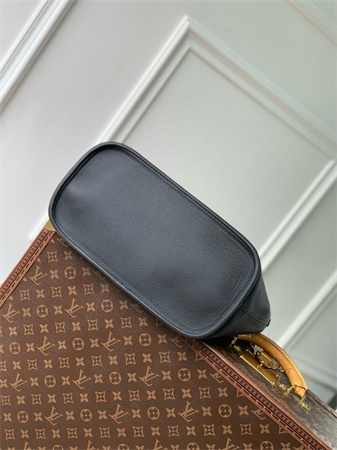 L.V Neverfull Inside Out MM Black M11946