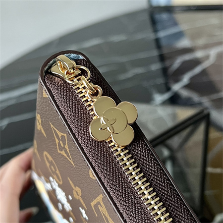 L.V Zippy Wallet Vivienne Holidays Monogram Canvas M12223