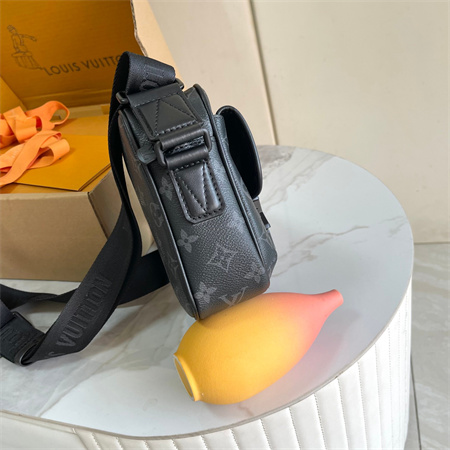 L.V Getaway Messenger Bag Monogram Eclipse M12518