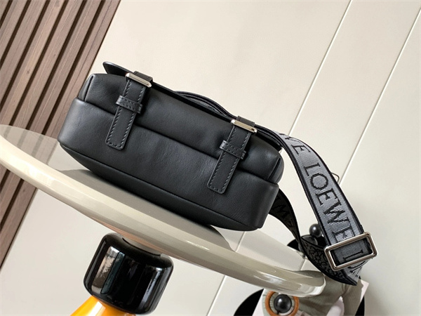 l0ew* xs military messenger bag in S*pple smooth calfskin and jacquard black
